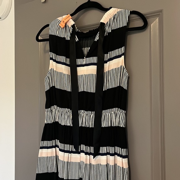 Everything Kate Spade dress with pockets - Picture 4 of 6